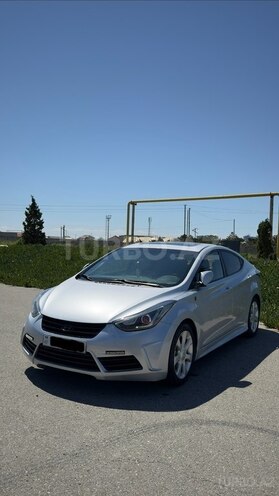 Hyundai Elantra-4