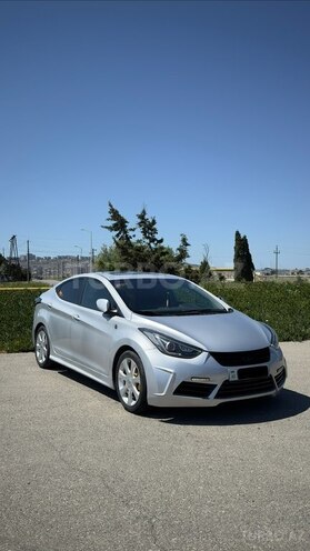 Hyundai Elantra-5