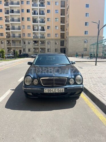 Mercedes E 320 4MATIC-1