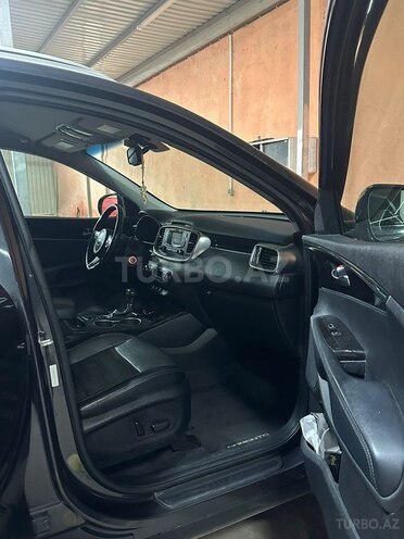 Kia Sorento-8