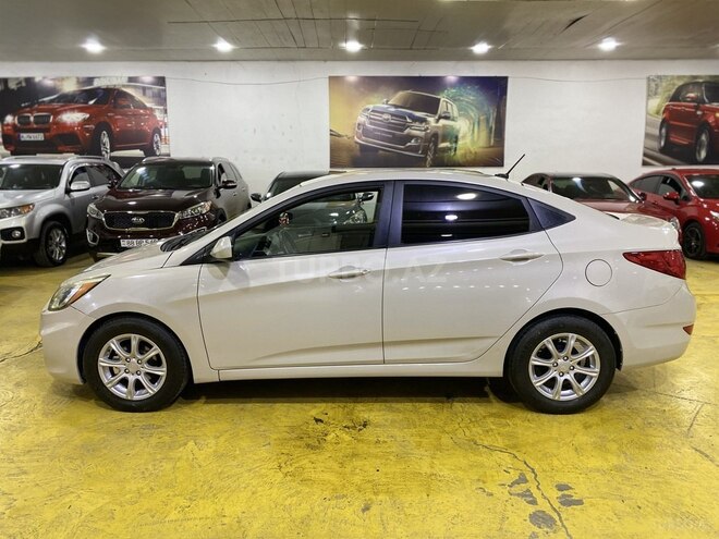 Hyundai Accent-6