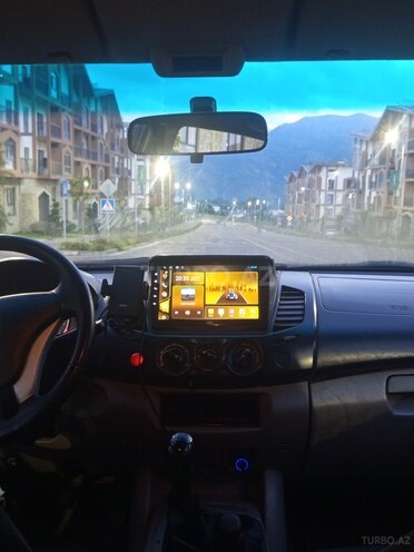 Mitsubishi L200-5