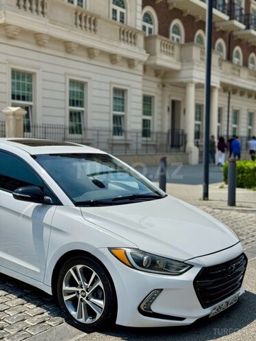 Hyundai Elantra-3