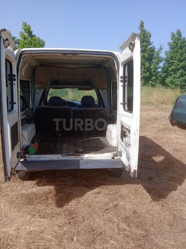Ford Courier-2