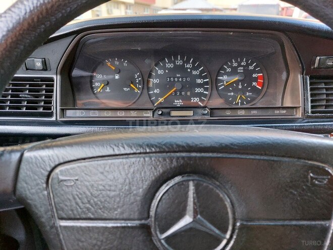 Mercedes 190-9