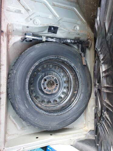 Mercedes 190-15