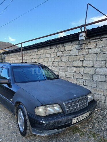 Mercedes C 220-1
