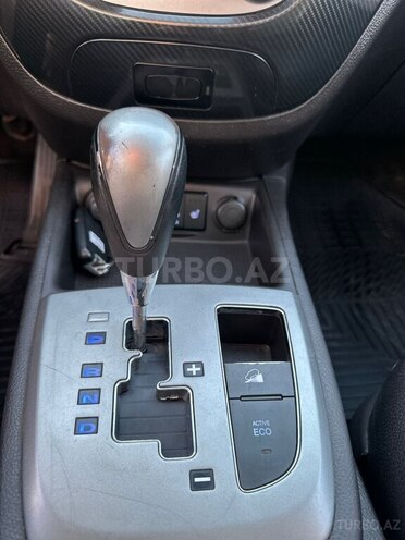 Hyundai Santa Fe-12