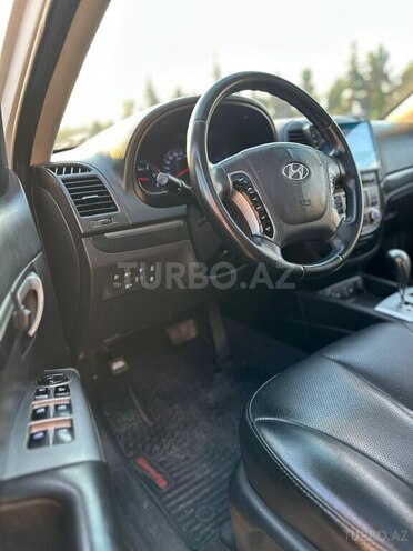 Hyundai Santa Fe-8