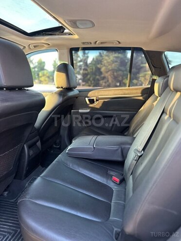 Hyundai Santa Fe-13