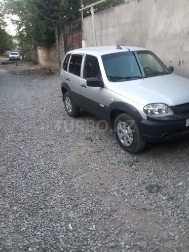 Chevrolet Niva-9