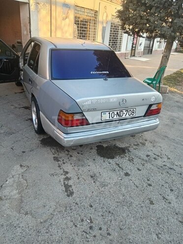 Mercedes 190-12