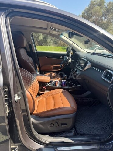Kia Sorento-13