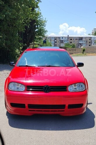 Volkswagen Golf-1