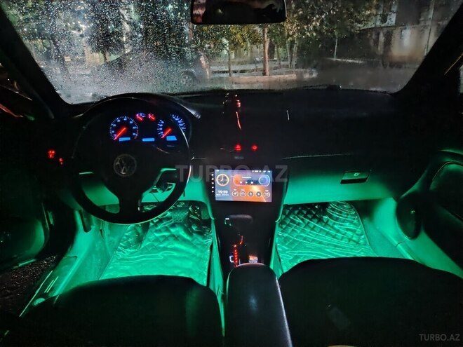 Volkswagen Golf-13