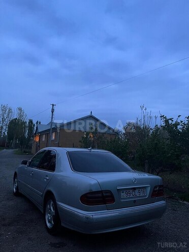 Mercedes E 220-5