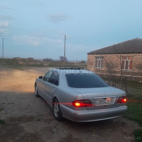 Mercedes E 220-6