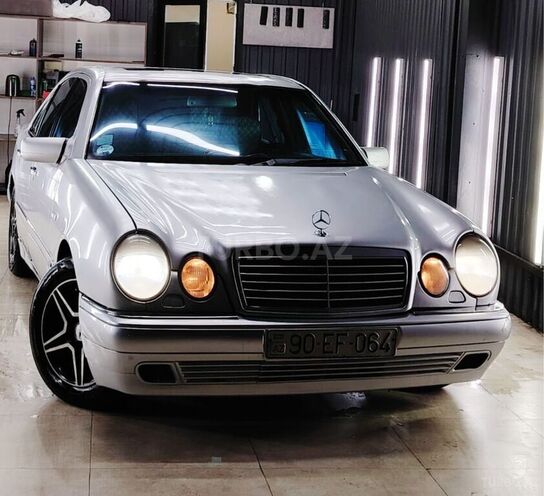 Mercedes E 300-2