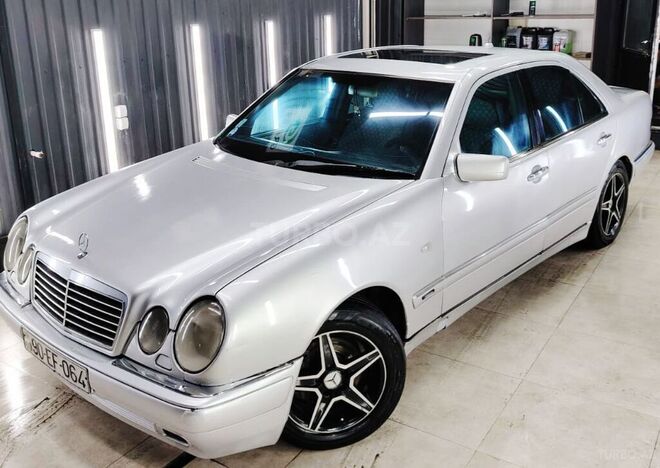 Mercedes E 300-4