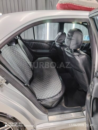 Mercedes E 300-14