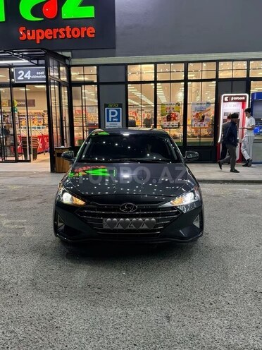 Hyundai Elantra-1