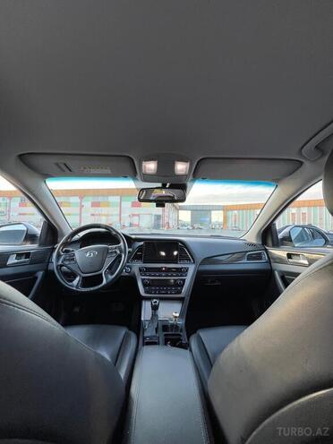 Hyundai Sonata-10