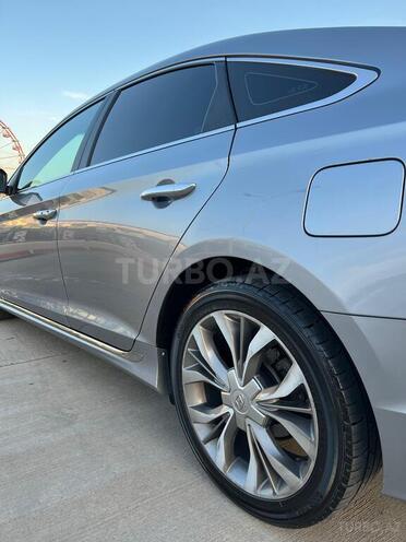 Hyundai Sonata-12
