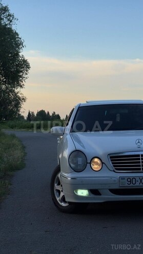 Mercedes E 240-6