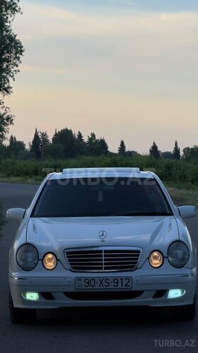 Mercedes E 240-17