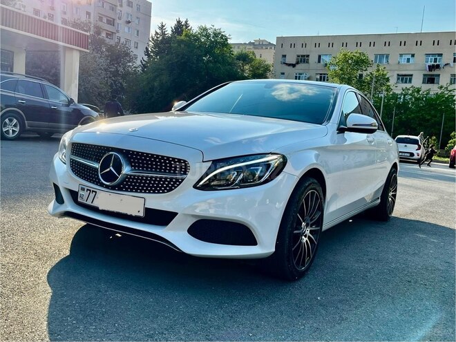 Mercedes C 300 4MATIC-3