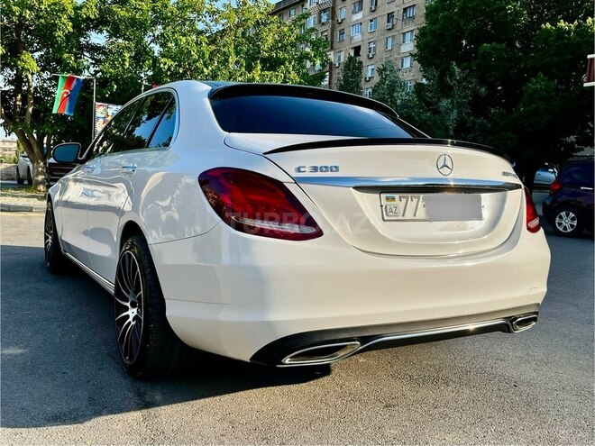 Mercedes C 300 4MATIC-10