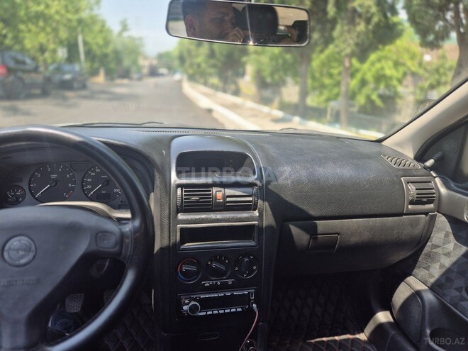 Opel Astra-11