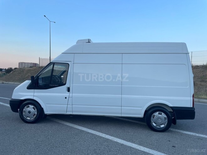 Ford Transit-8