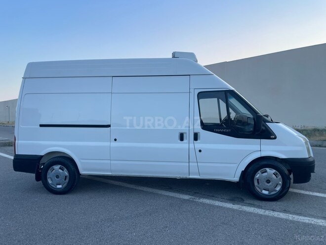 Ford Transit-7