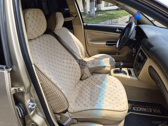Volkswagen Passat-10