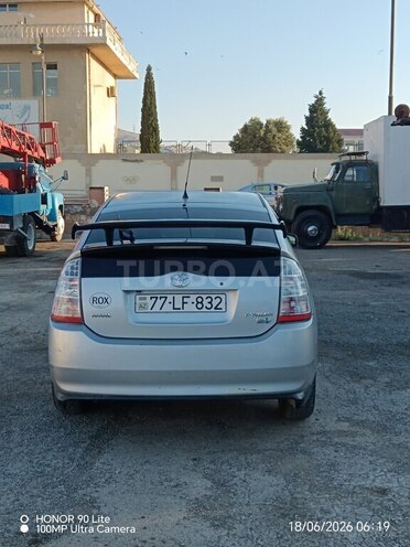 Toyota Prius-2