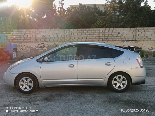 Toyota Prius-4