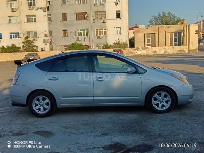 Toyota Prius-5