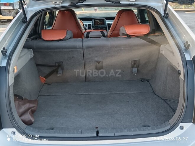 Toyota Prius-10