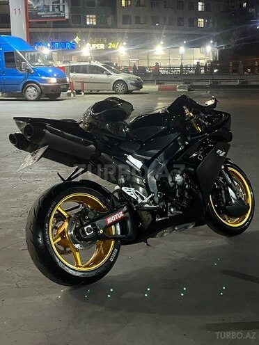 Yamaha YZF-R1-3