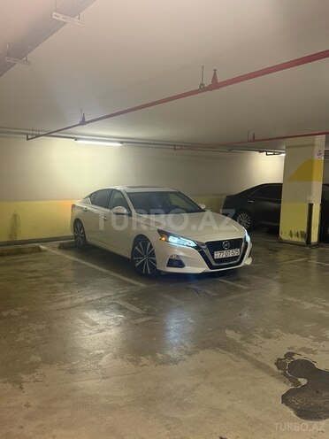 Nissan Altima-5