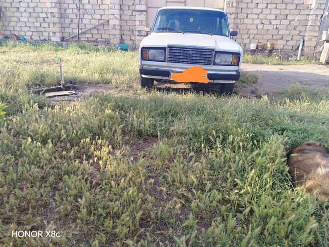 LADA (VAZ) 2107-1