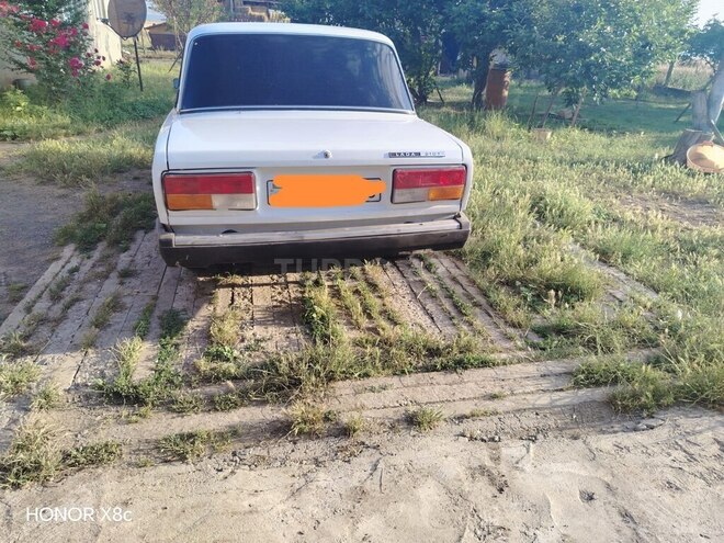 LADA (VAZ) 2107-2