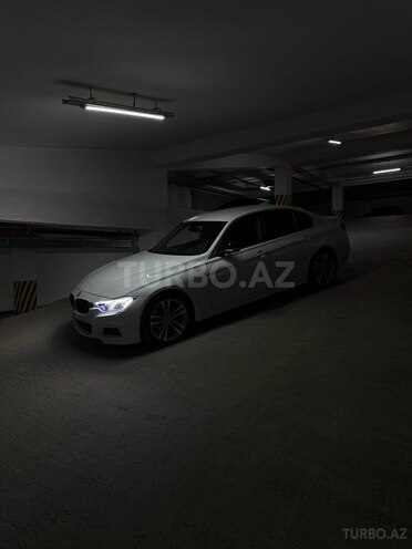 BMW 330-2
