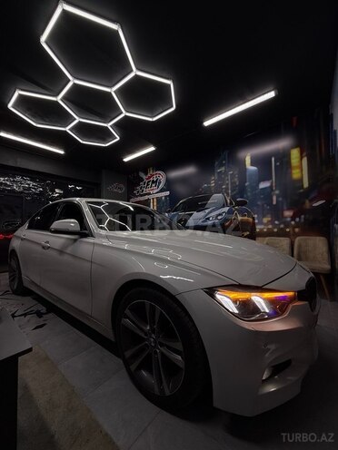 BMW 330-11