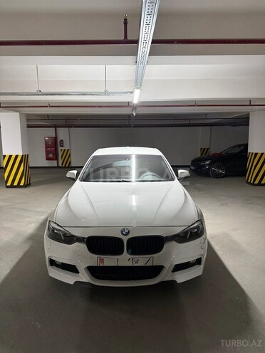 BMW 330-1