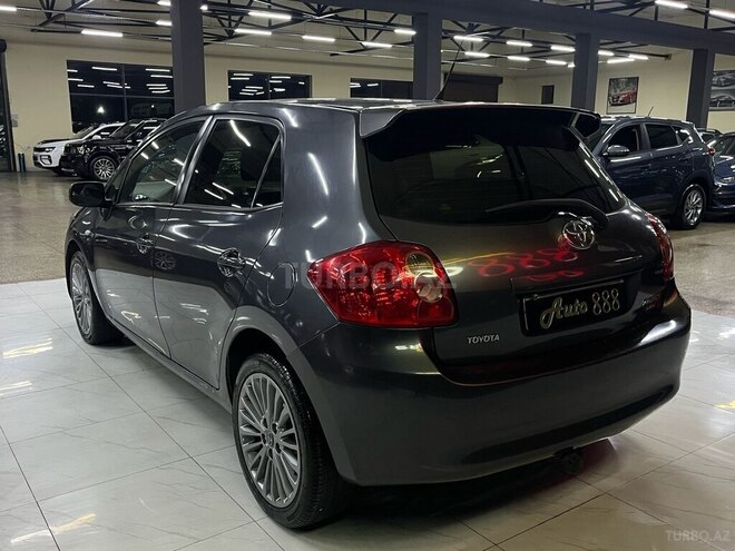 Toyota Auris-5