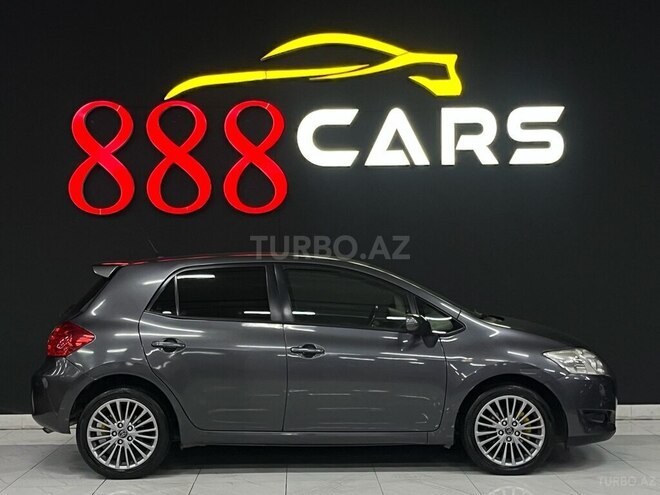 Toyota Auris-7