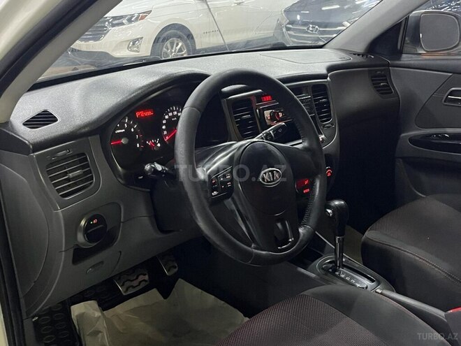Kia Rio-10