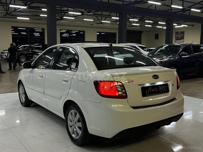 Kia Rio-5